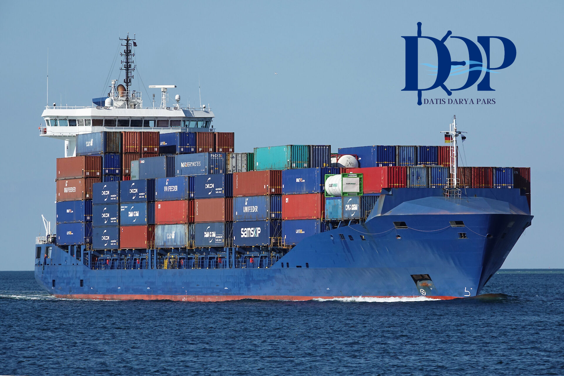 What is a Feeder Vessel and What Role Does it Play in Maritime Transport?